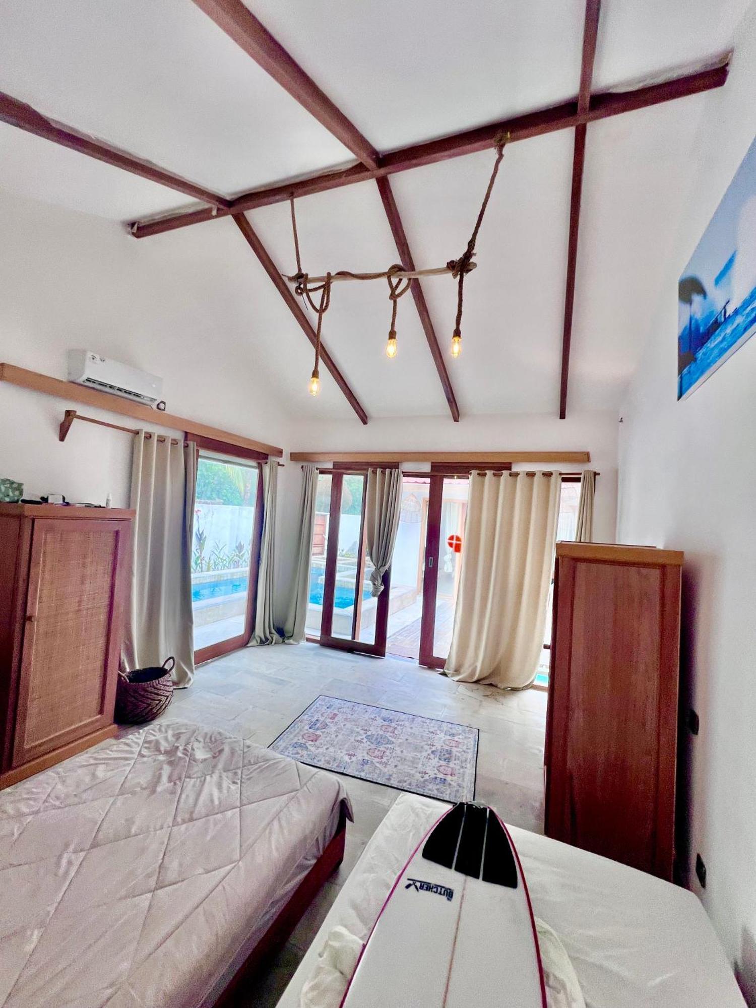 Lances Right Surfhouse Hotel Katiet ภายนอก รูปภาพ